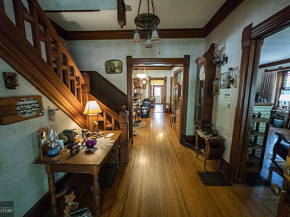 515 3rd Ave N Clear Lake Ia Mls Zillow