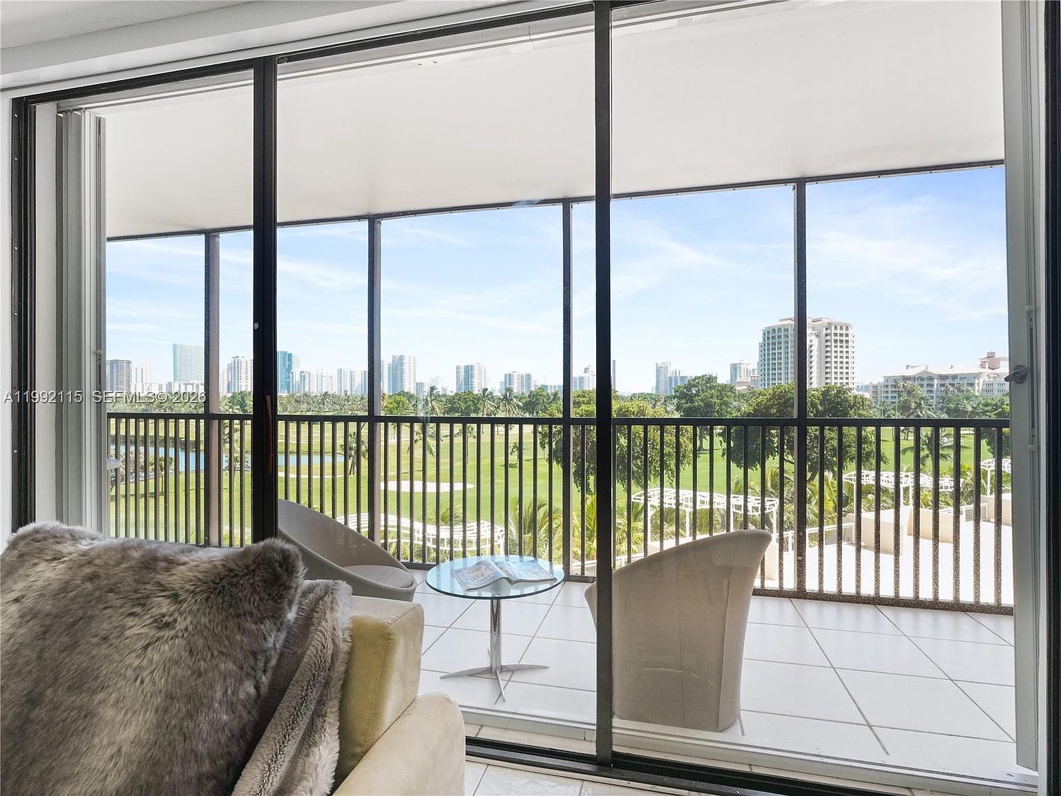 20379 W Country Club Dr APT 536