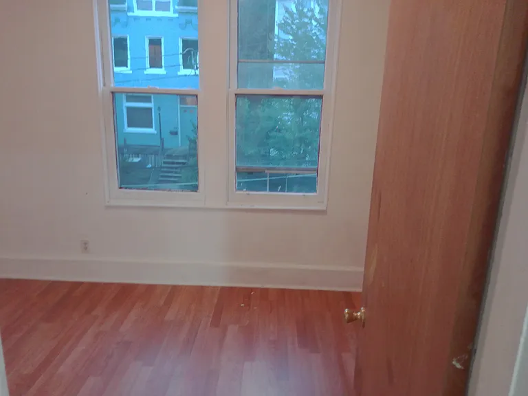 411 Noble St — Photo 14
