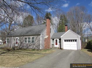 28 Spring St, Houlton, ME 04730