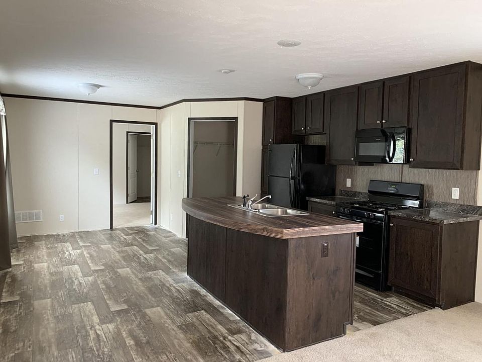 2nd image of 2391 Douglas Dr #701