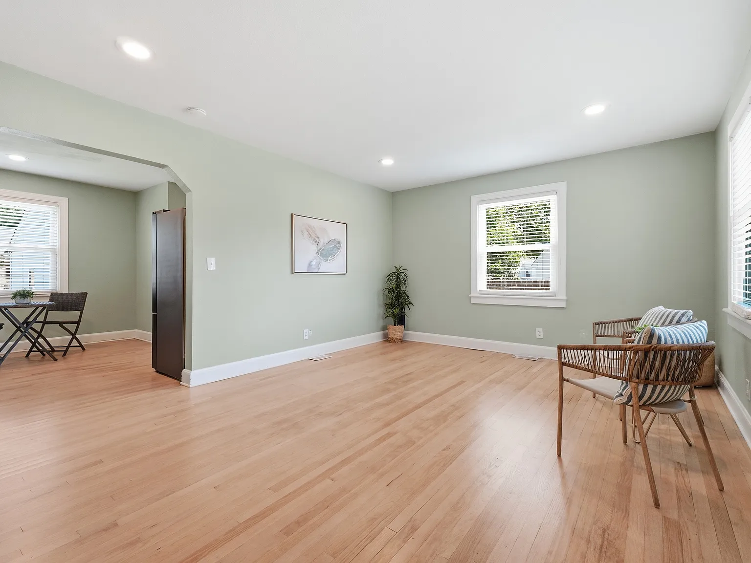 3 bed, 1438 sqft, $2,400 — Photo 3