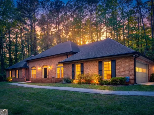1664 Lilburn Stone Mountain Rd, Stone Mountain, GA 30087
