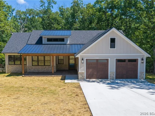 804 Grand Point Blvd, Sunrise Beach, MO 65079