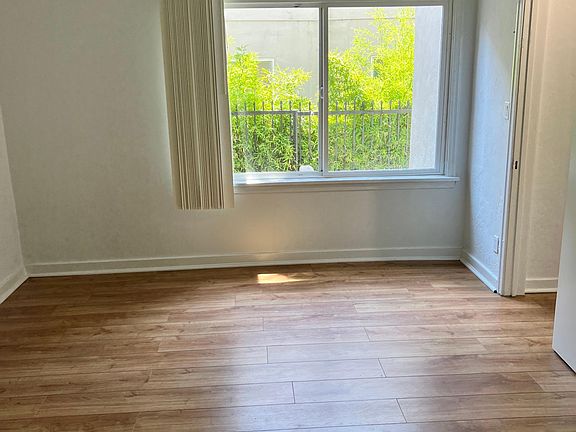 2nd image of 625 S Dunsmuir Ave #105