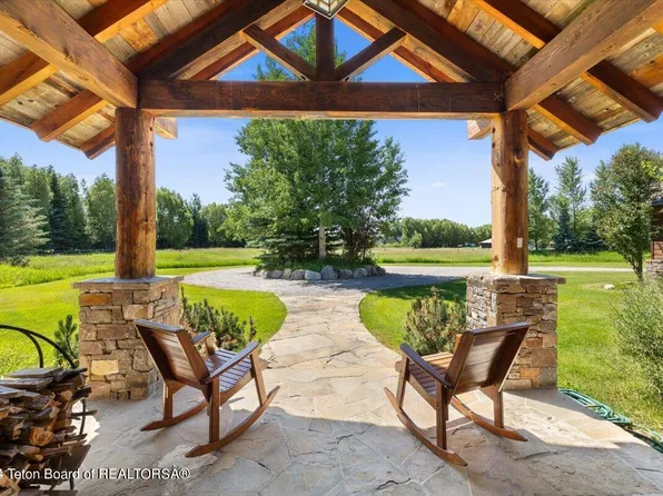 4660 W Prairie Ln, Wilson, WY 83014