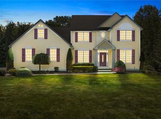 130 Delta Dr, Saunderstown, RI 02874
