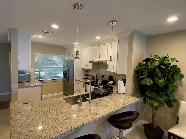 9285 Vista Del Lago #36F — Photo 7