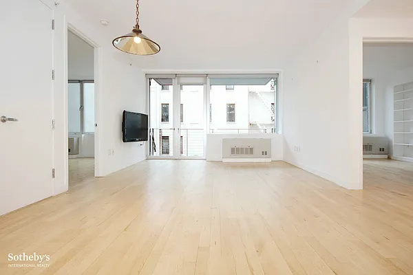 Rented by Sotheby's International Realty | media 11
