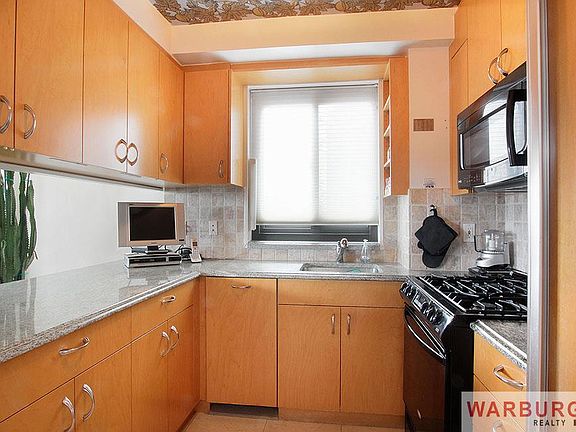 4th image of 1725 York Ave APT 20-D