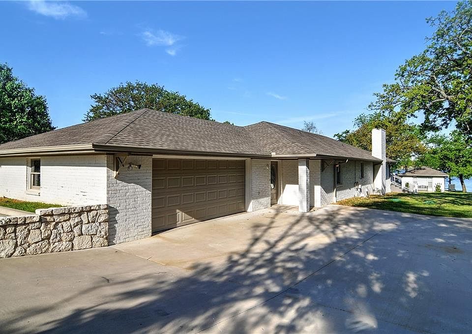 1st image of 115 Hogan Dr