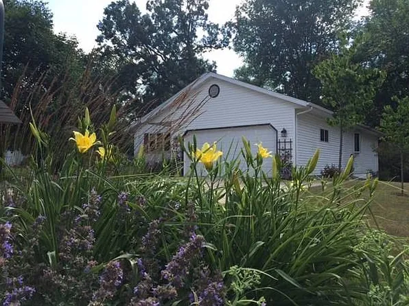 503 Haskins Dr, Pardeeville, WI 53954