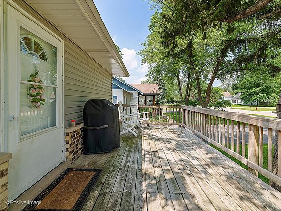3rd image of 4512A Dumoulin Ave