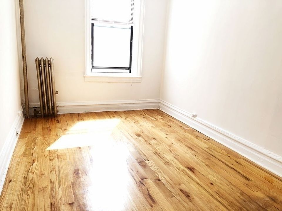 2nd image of 2302 29th Ave APT 2F