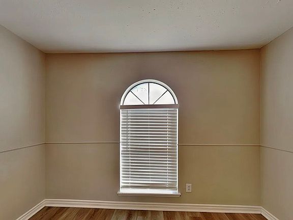 5th image of 5001 Oregon Ct #1