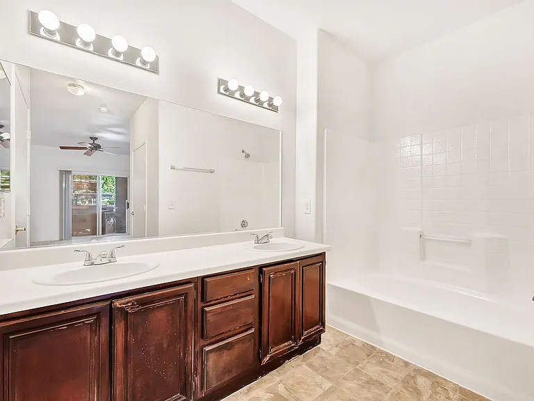 10245 S Maryland Pkwy #176 — Photo 21