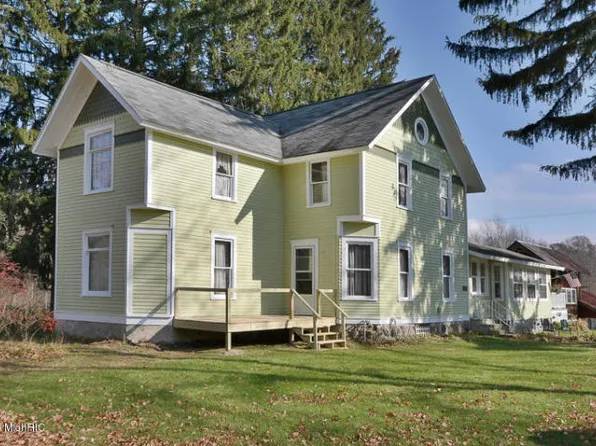 69217 51st St, Lawrence, MI 49064