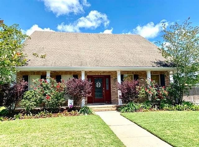 1st image of 2804 Oak Dr