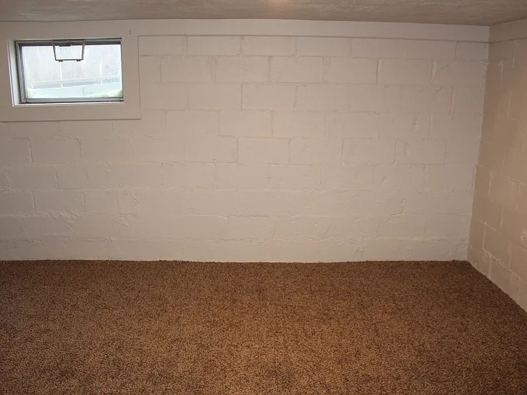 1518 Siskiyou St — Photo 12