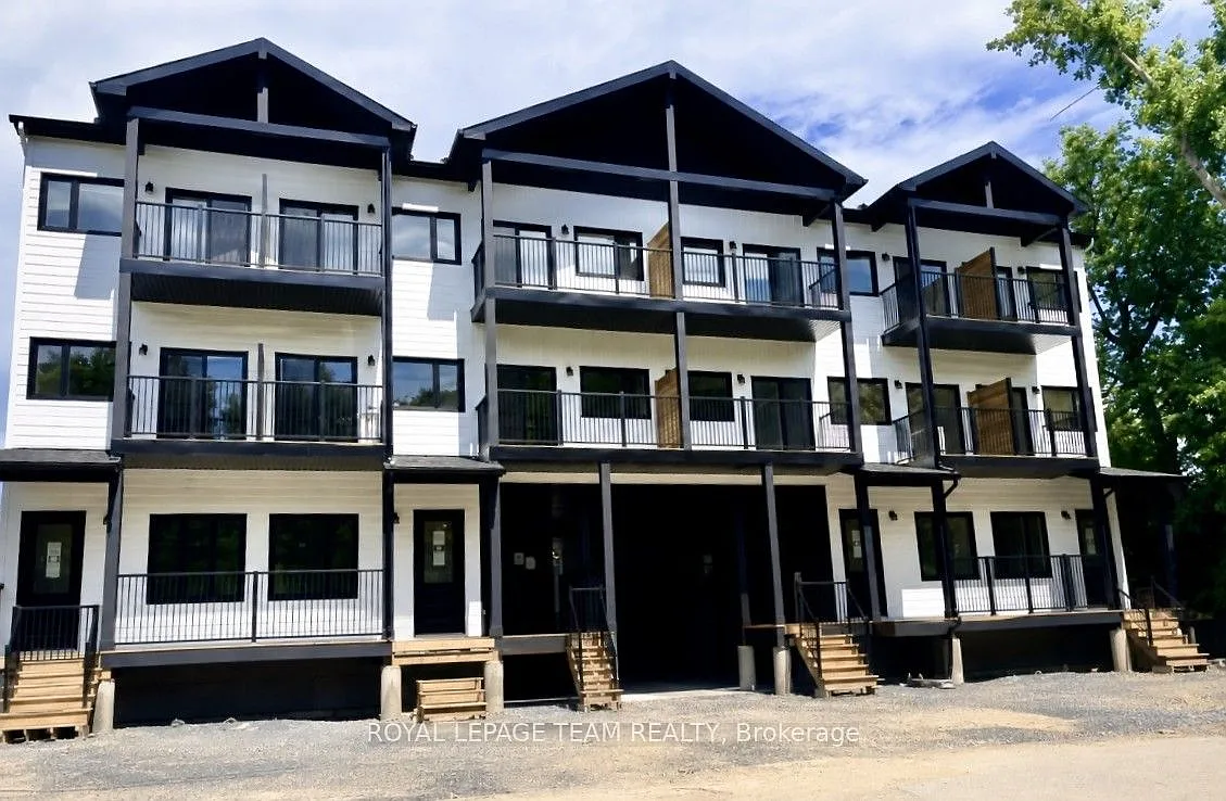 3 bed, $3,050 — Photo 1