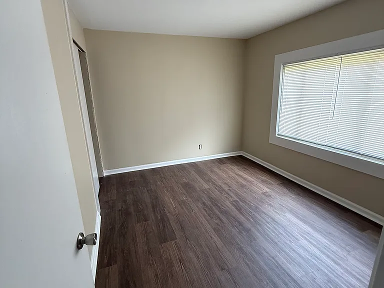 112 Central Ave — Photo 8