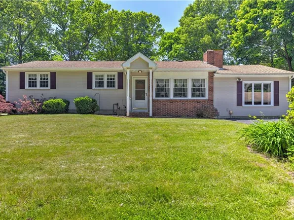 20 Peeptoad Rd, Scituate, RI 02857