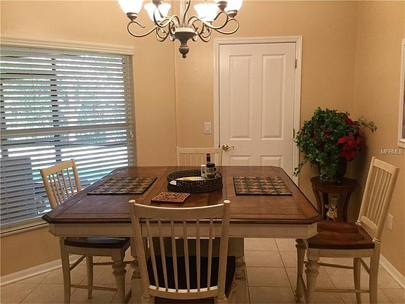 5th image of 2707 Villa Dr