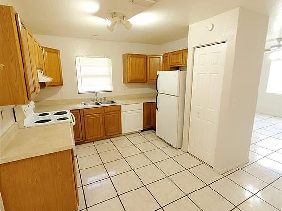 5th image of 3341 Ellington Ave