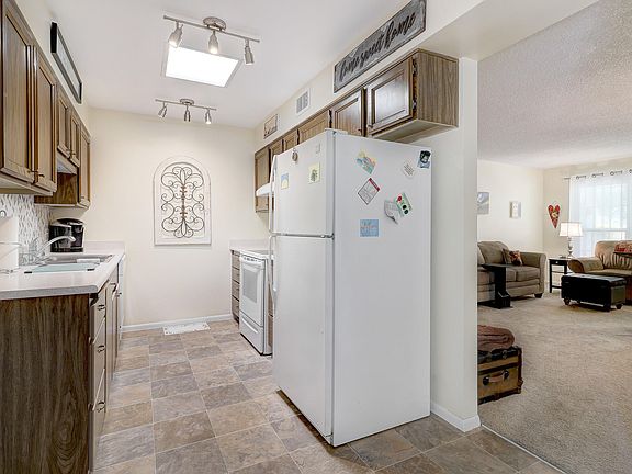 5th image of 13218 N 108th Ave