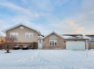 5723 Appledown Ave, Portage, IN 46368