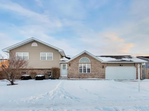 5723 Appledown Ave, Portage, IN 46368