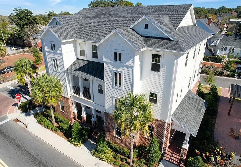 1st image of 129 SE Watula Ave