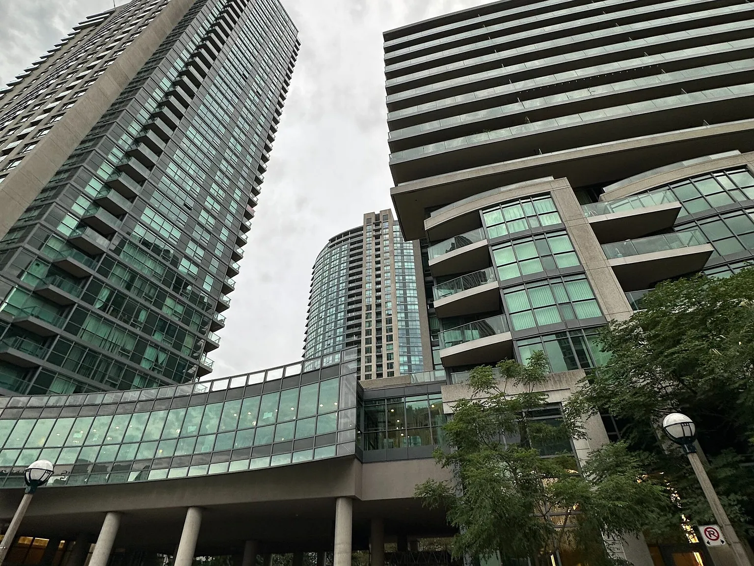 2 bed, $2,400 — Photo 1