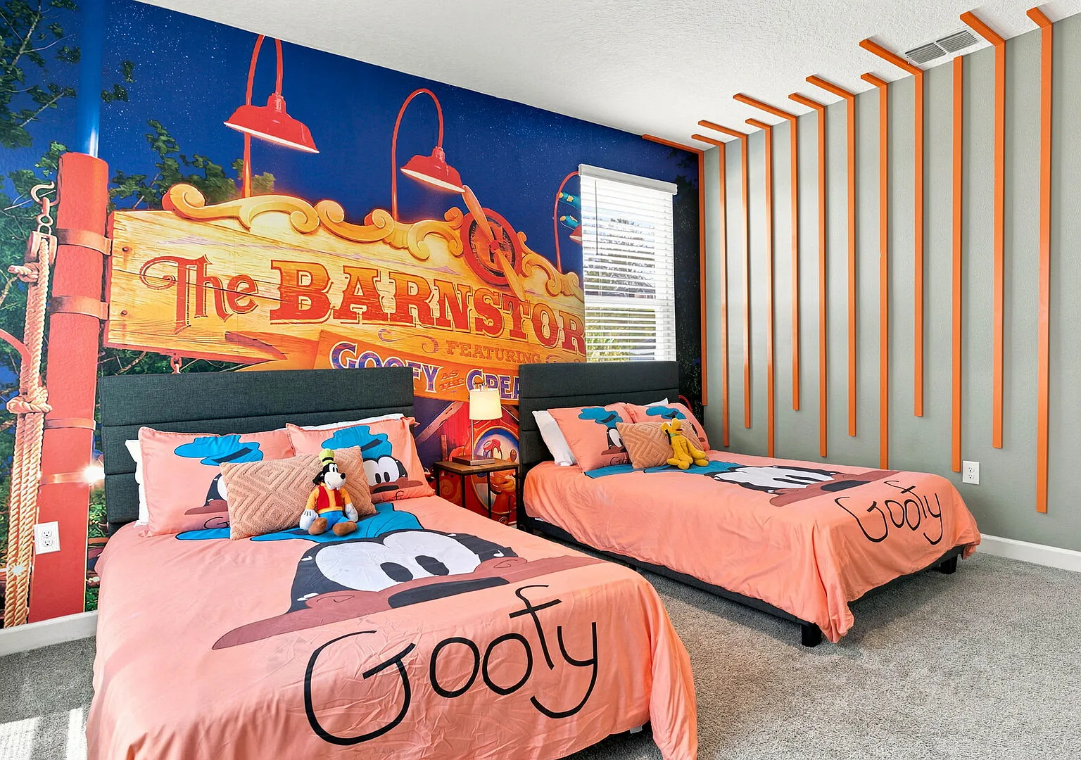 5BR Home, Private Pool, Chic Decor, Themed Rooms — Photo 4