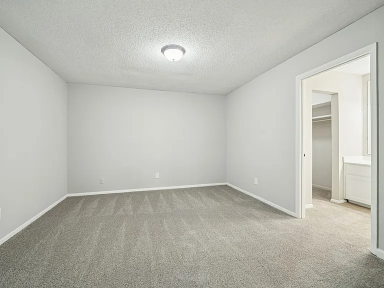 Hills at Hoover Apartments — Photo 30