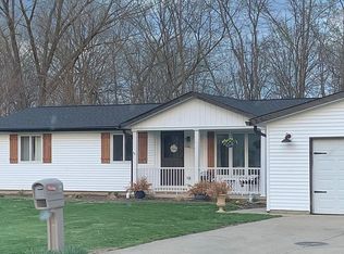 6 Deerefield Ct, Clinton, IL 61727