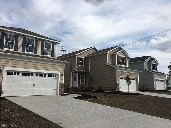 2nd image of 1362 Summit Ave