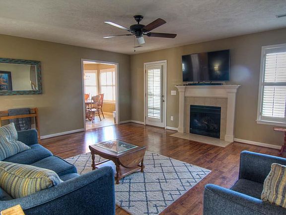 3rd image of 464 Stones River Ln