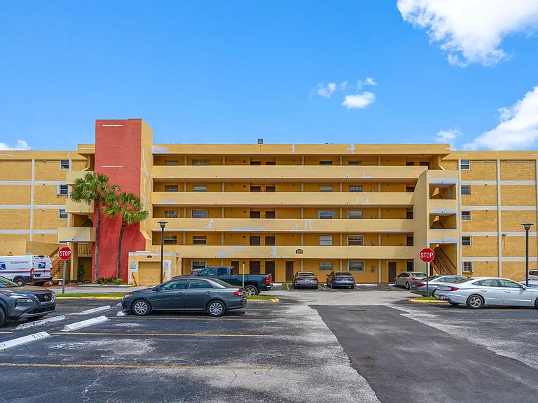 9170 Fontainebleau Blvd #301 — Photo 31