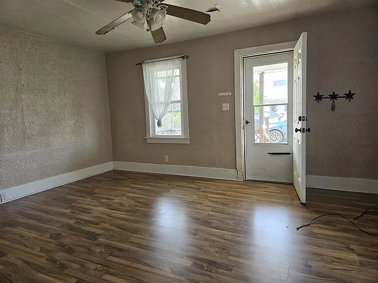 320 Main St — Photo 18