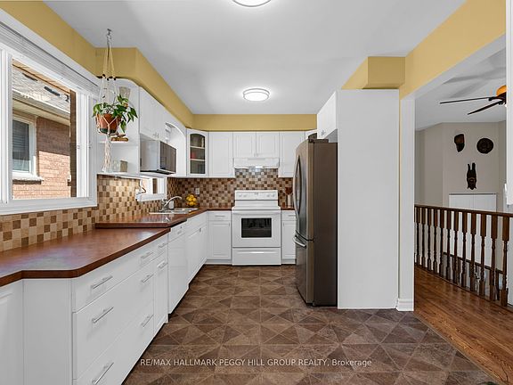 5th image of 5 Barwick Dr