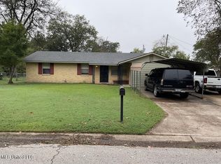 1617 E David Cir, Greenville, MS 38703