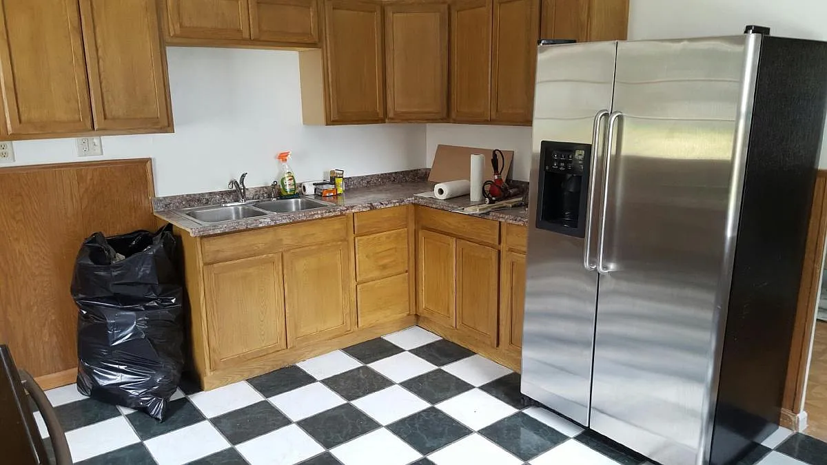 3 bed, 1056 sqft, $1,500 — Photo 3