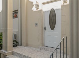 23 Phoenetia Ave APT 4, Coral Gables, FL 33134