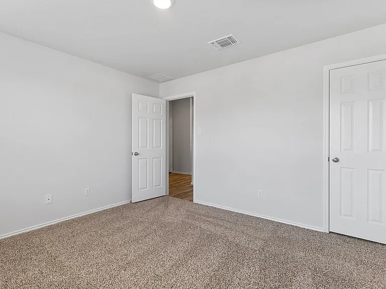 504 Wyatt Way — Photo 12