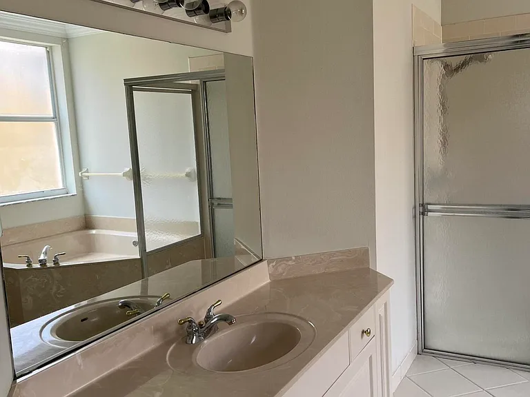 2064 Reston Cir — Photo 17