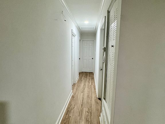 4th image of 410 Lynn Rd