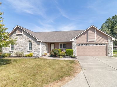 6084 W Deer Run Dr, New Palestine, IN, 46163