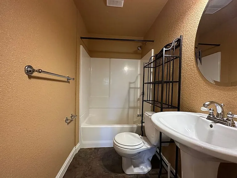 310 Buchanan Ct — Photo 19
