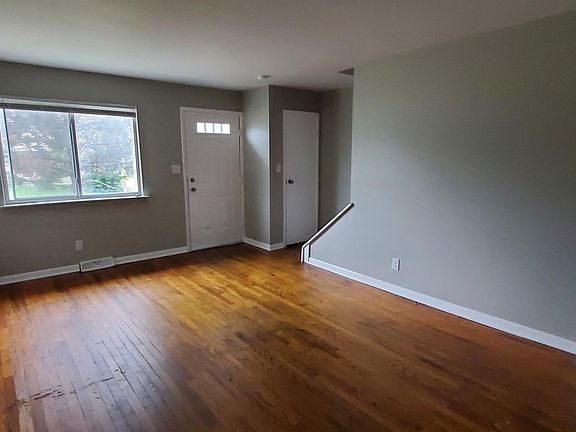 3rd image of 2032 Grasmere Ave